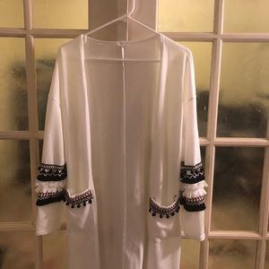 White long sweater with unique pattern